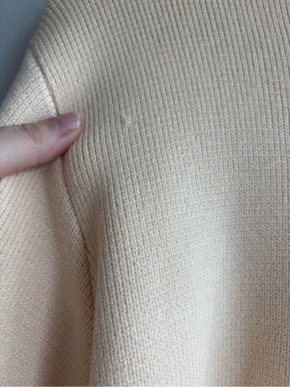 đź’›Sweater w/ Blouse Hem - Picture 4 of 10